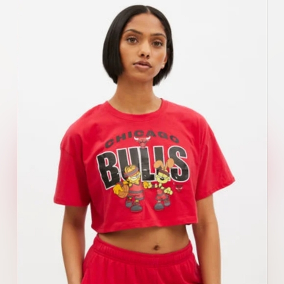 Nickelodeon Garfield x NBA small red Chicago Bulls shortsleeve crop top - Picture 1 of 4